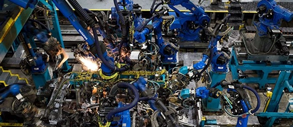 様々な現場で活躍する産業用ロボット