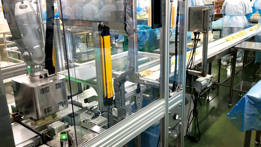 ふた閉めロボット実運用の様子